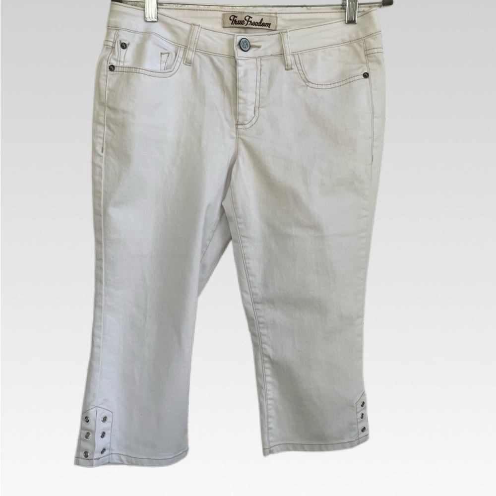 True Freedom Women's white Jeans size 9 junior brand new